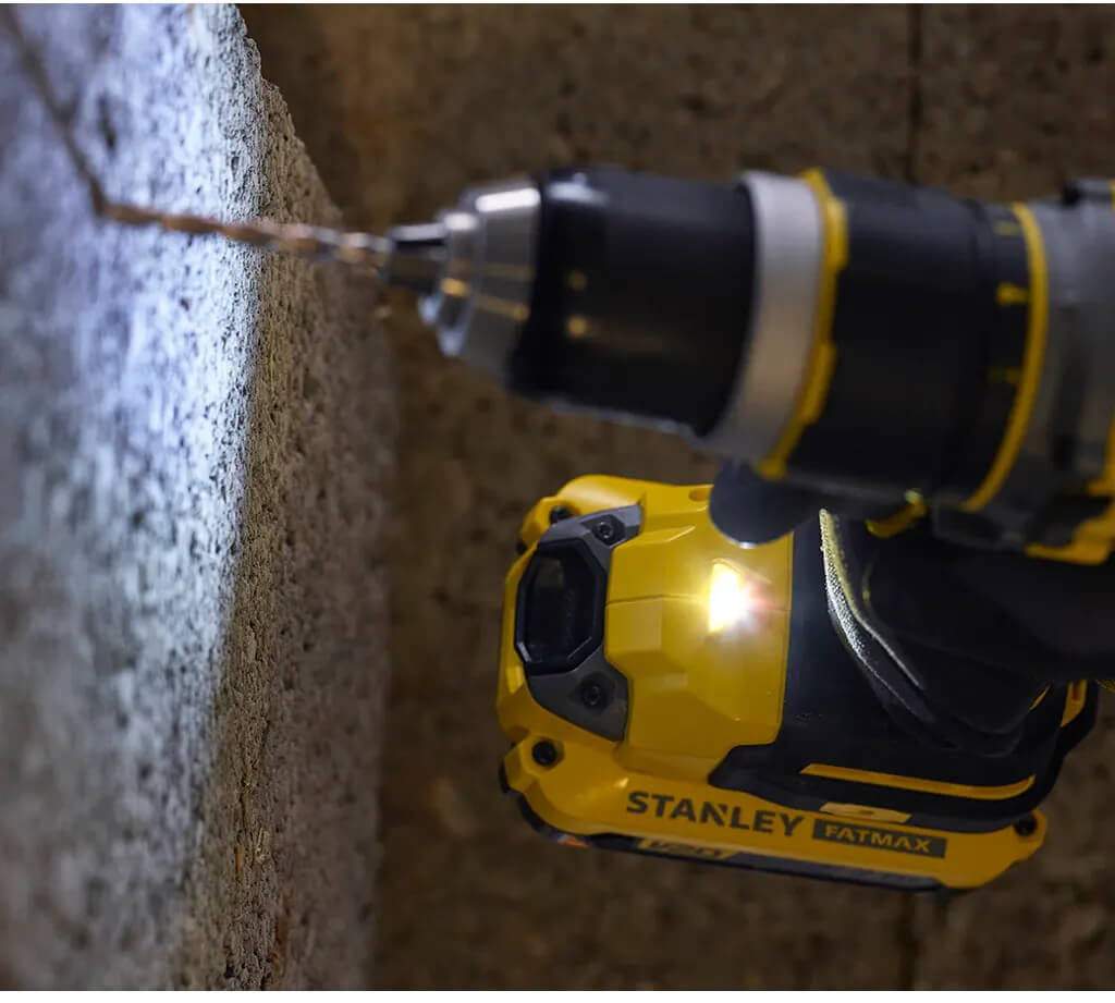 Дрель-шуруповерт аккумуляторная бесщеточная ударная STANLEY FATMAX SFMCD721B