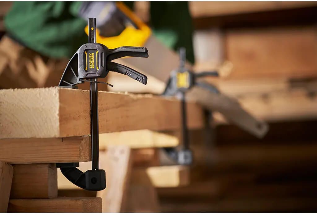 Струбцина FatMax М триггерная с максимальным усилием сжатия 45 кг STANLEY FMHT0-83232