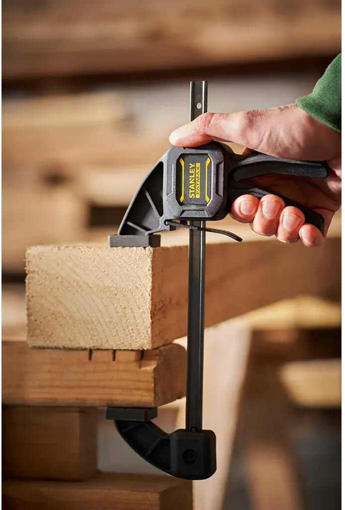 Струбцина FatMax М триггерная с максимальным усилием сжатия 45 кг STANLEY FMHT0-83232