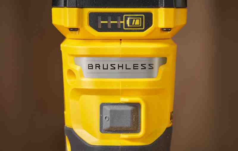 Фрезер аккумуляторный бесщёточный STANLEY FATMAX SFMCW400B