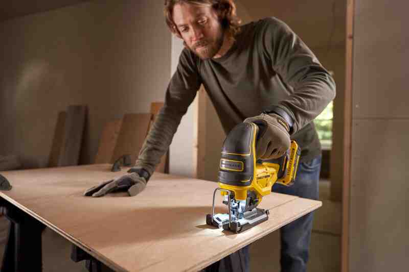 Пила лобзиковая аккумуляторная STANLEY FATMAX SFMCS650B