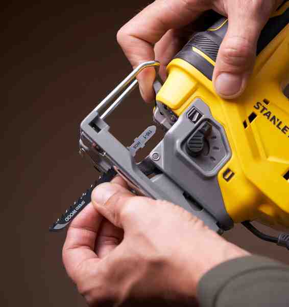 Пила лобзиковая аккумуляторная STANLEY FATMAX SFMCS650B